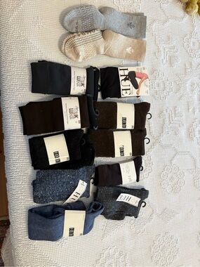 HUE Women's Assorted Socks Pack in Black, Gray, Navy, Cream, Brown